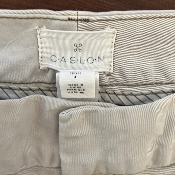 Caslon 5- inch Twill Shorts Size 4 Petite - Picture 3 of 9